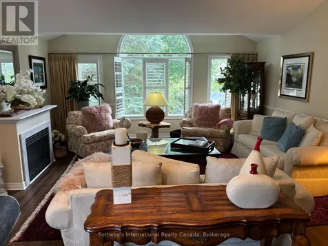 4 Nettleton Court Collingwood ON L9Y 5B7