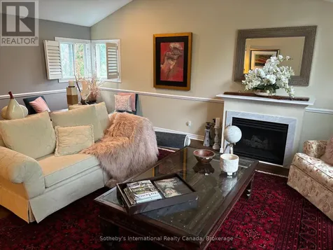 4 Nettleton Court Collingwood ON L9Y 5B7