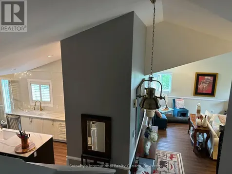 4 Nettleton Court Collingwood ON L9Y 5B7