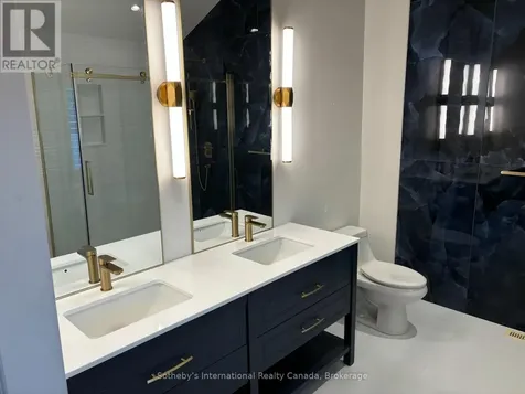 4 Nettleton Court Collingwood ON L9Y 5B7