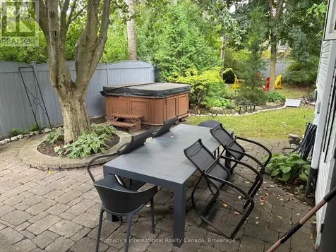 4 Nettleton Court Collingwood ON L9Y 5B7