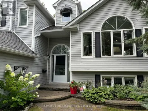 4 Nettleton Court Collingwood ON L9Y 5B7