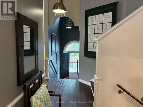 4 Nettleton Court Collingwood ON L9Y 5B7