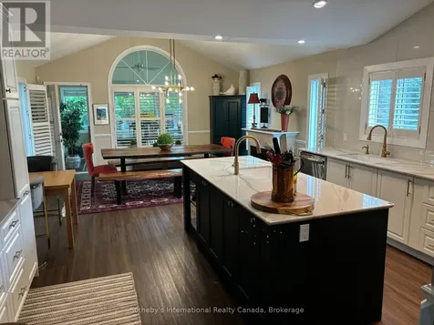 4 Nettleton Court Collingwood ON L9Y 5B7