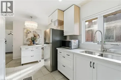 352 East 28th Street Hamilton ON L8V 3J6