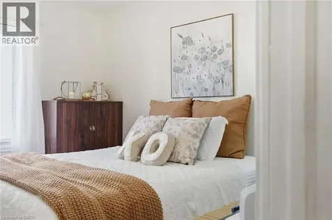 352 East 28th Street Hamilton ON L8V 3J6