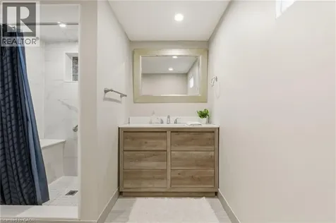 352 East 28th Street Hamilton ON L8V 3J6