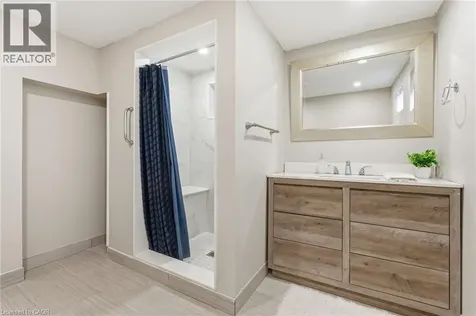 352 East 28th Street Hamilton ON L8V 3J6