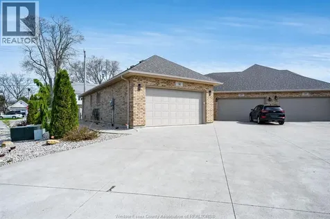 31 Mettawas Lane Kingsville ON N9Y 2C9