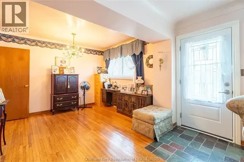 16 Arthur Drive Chatham ON N7M 3Y4