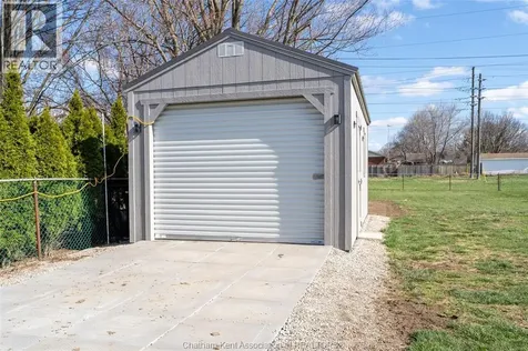 16 Arthur Drive Chatham ON N7M 3Y4