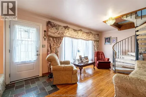 16 Arthur Drive Chatham ON N7M 3Y4