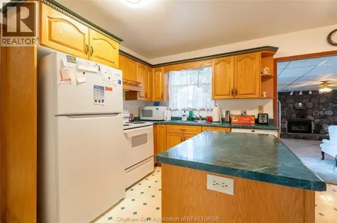16 Arthur Drive Chatham ON N7M 3Y4