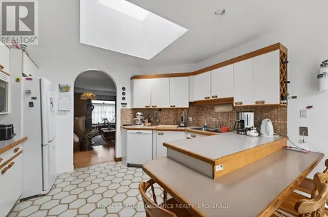 99 King Street East Gananoque ON K7G 1E8