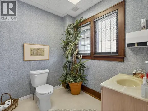 1279 Ouellette Avenue Windsor ON N8X 1J3