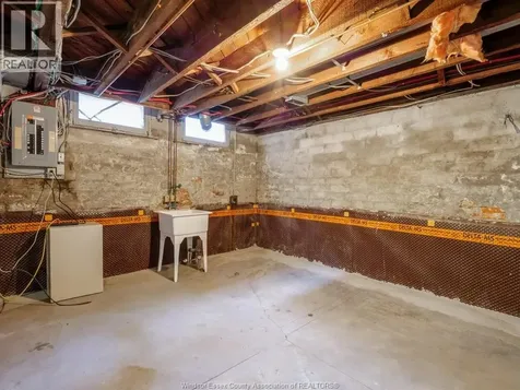 1279 Ouellette Avenue Windsor ON N8X 1J3