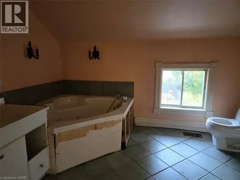 4336 Elgin Street Niagara Falls ON L2E 2X8