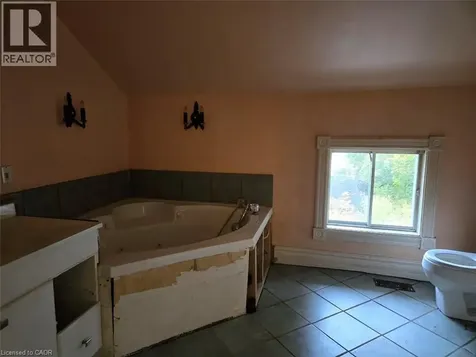 4336 Elgin Street Niagara Falls ON L2E 2X8