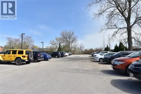 170 Rockhaven Lane Hamilton ON L8B 1B5