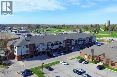 170 Rockhaven Lane Hamilton ON L8B 1B5