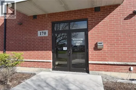 170 Rockhaven Lane Hamilton ON L8B 1B5