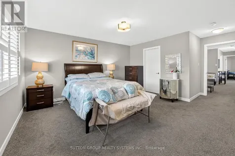 917 Robert Ferrie Drive Kitchener ON N2R 0P2