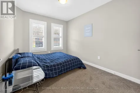 917 Robert Ferrie Drive Kitchener ON N2R 0P2