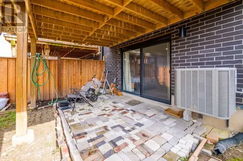 917 Robert Ferrie Drive Kitchener ON N2R 0P2