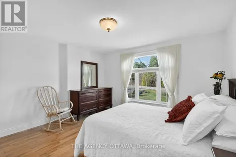4633 Albion Road Ottawa ON K1X 1A4