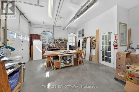 4633 Albion Road Ottawa ON K1X 1A4