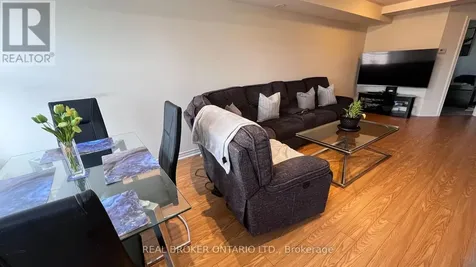 13 Eaton Park Lane Toronto (l'amoreaux) ON M1W 0A5