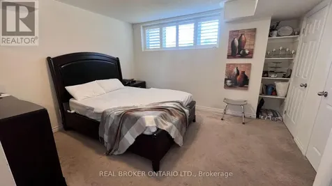 13 Eaton Park Lane Toronto (l'amoreaux) ON M1W 0A5