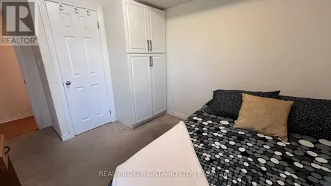 13 Eaton Park Lane Toronto (l'amoreaux) ON M1W 0A5
