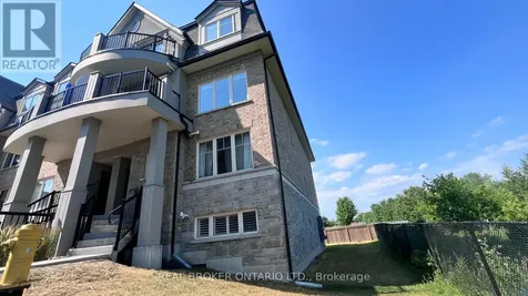 13 Eaton Park Lane Toronto (l'amoreaux) ON M1W 0A5
