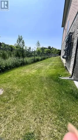 13 Eaton Park Lane Toronto (l'amoreaux) ON M1W 0A5