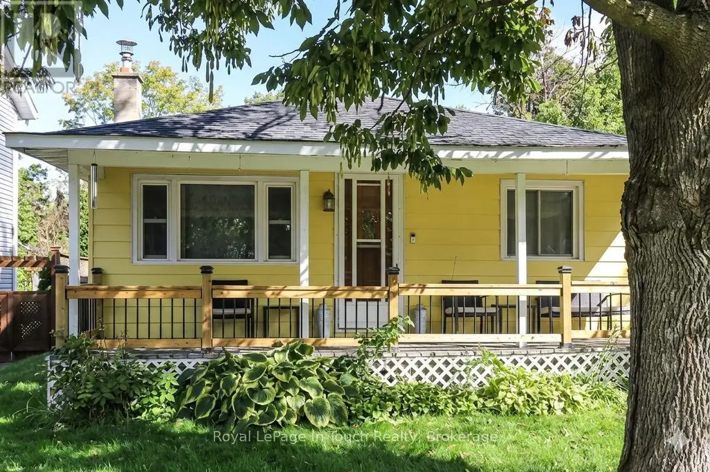 27 Peel Street Penetanguishene ON L9M 1A5