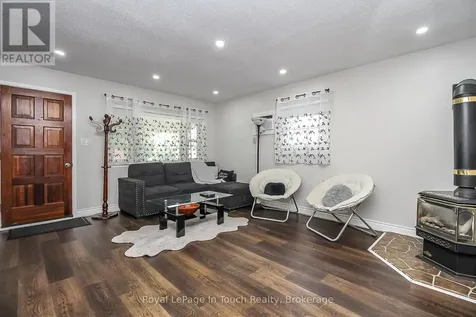 27 Peel Street Penetanguishene ON L9M 1A5