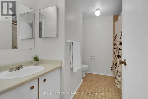 88 Clarkson Crescent Ottawa ON K2L 3E2