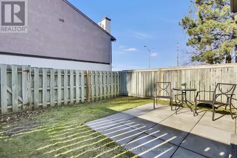 88 Clarkson Crescent Ottawa ON K2L 3E2