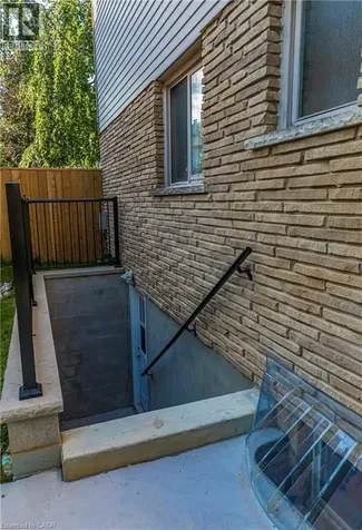 255 York Road Dundas ON L9H 1N1