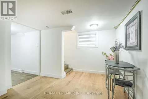1467 Ouellette Avenue Windsor ON N8X 1K1