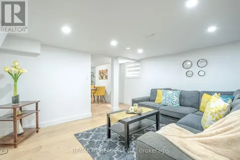 1467 Ouellette Avenue Windsor ON N8X 1K1