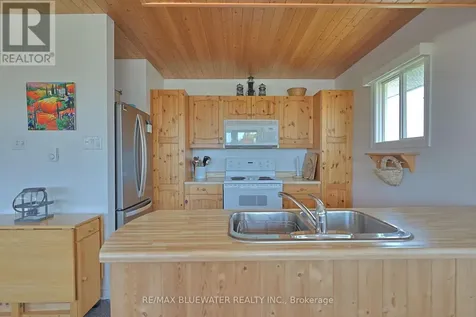 74156 Bluehaven Beach Drive Bluewater (stanley) ON N0M 2T0