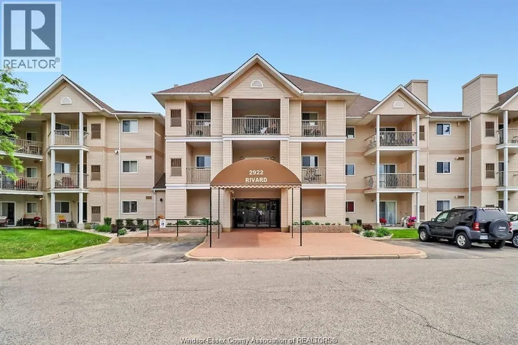 2922 Rivard Windsor ON N8T 3N9