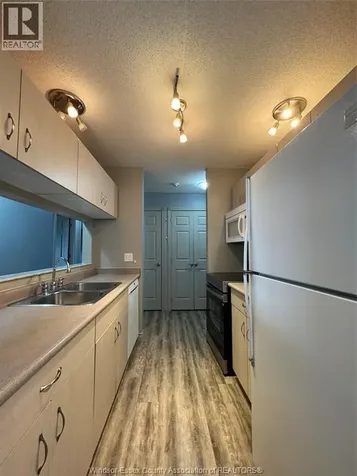 2922 Rivard Windsor ON N8T 3N9