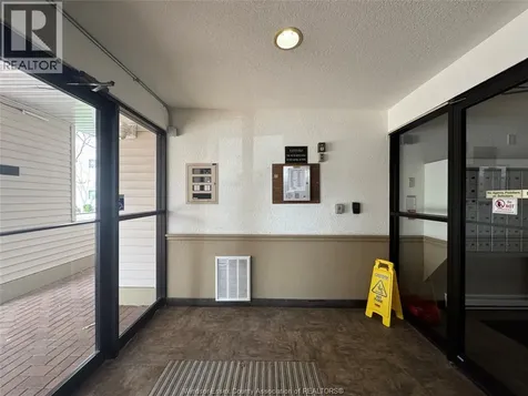 2922 Rivard Windsor ON N8T 3N9
