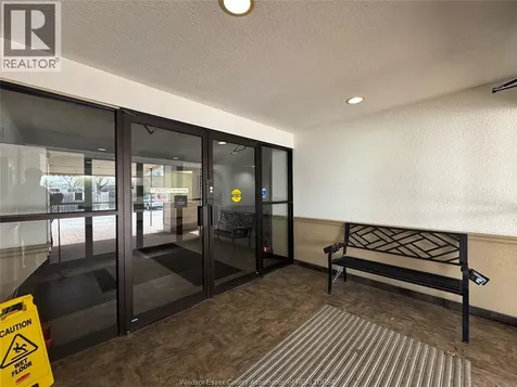 2922 Rivard Windsor ON N8T 3N9