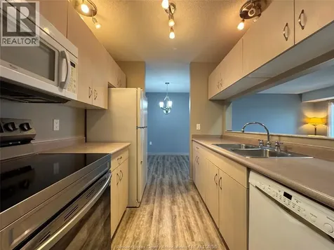 2922 Rivard Windsor ON N8T 3N9