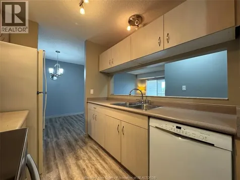 2922 Rivard Windsor ON N8T 3N9