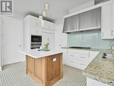 183 Wellington Street West Toronto (waterfront Communities) ON M5V 0A1